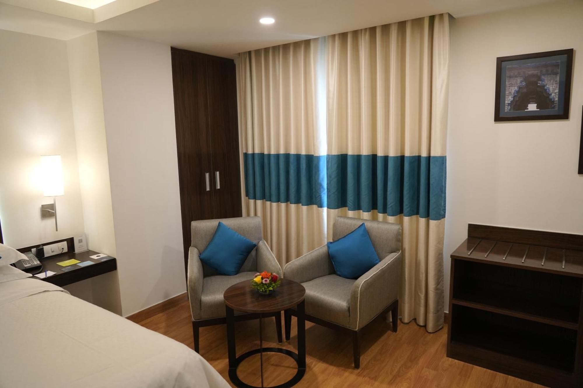 Four Points By Sheraton Vadodara Exterior foto